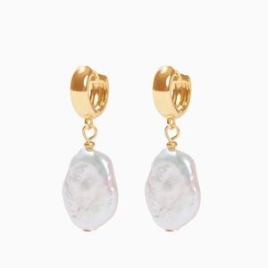 NEW OUR SPARE CHANGE
Isla Pearl Earrings